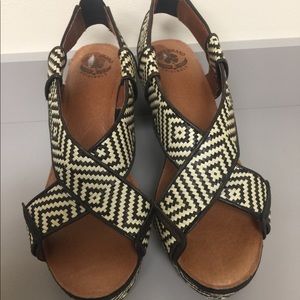 Lucky Brand Sandals